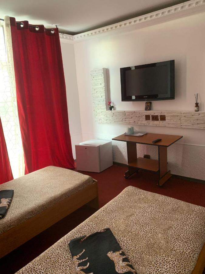 Karra Hotels Voluntari Eksteriør billede