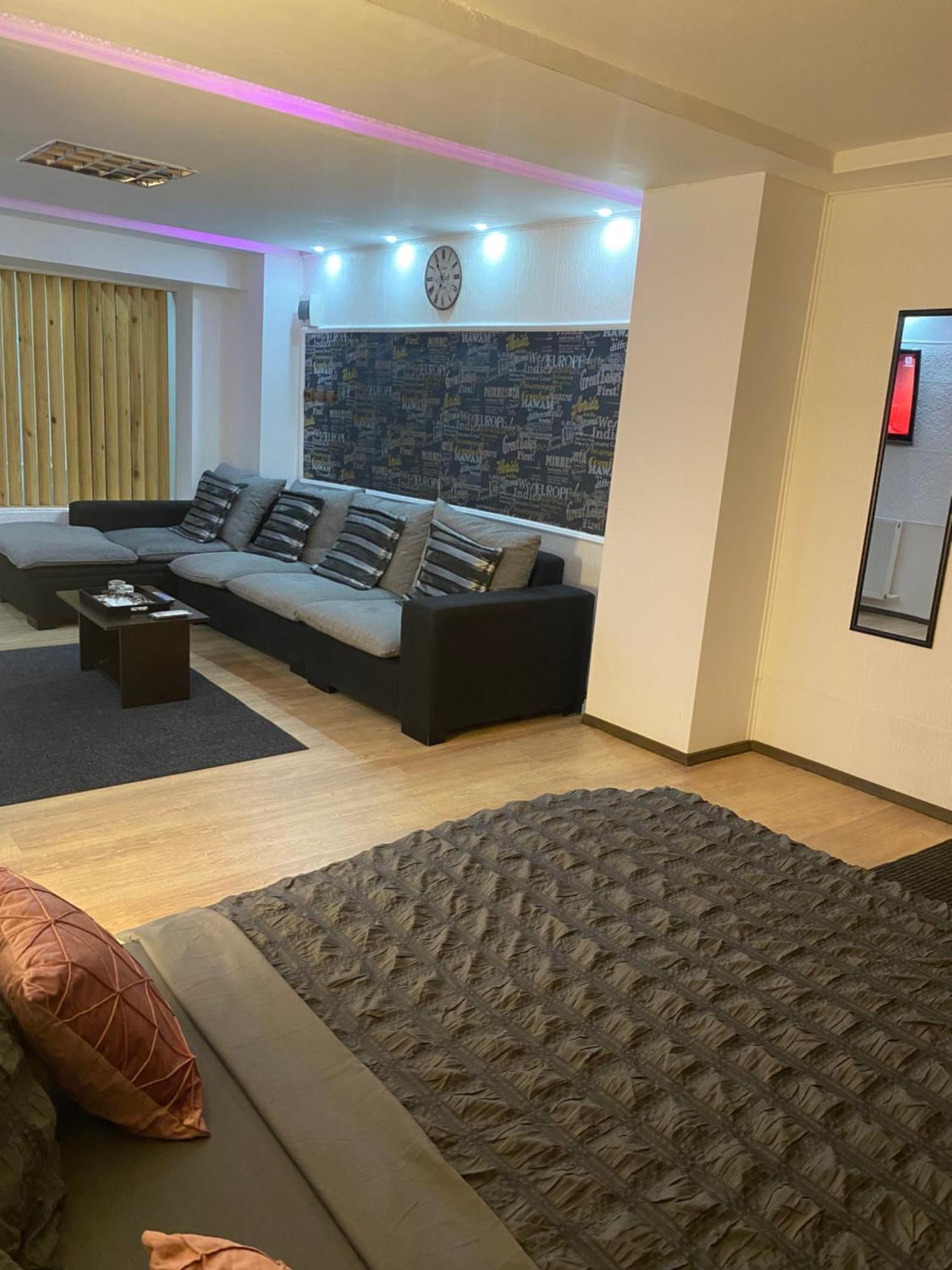 Karra Hotels Voluntari Eksteriør billede