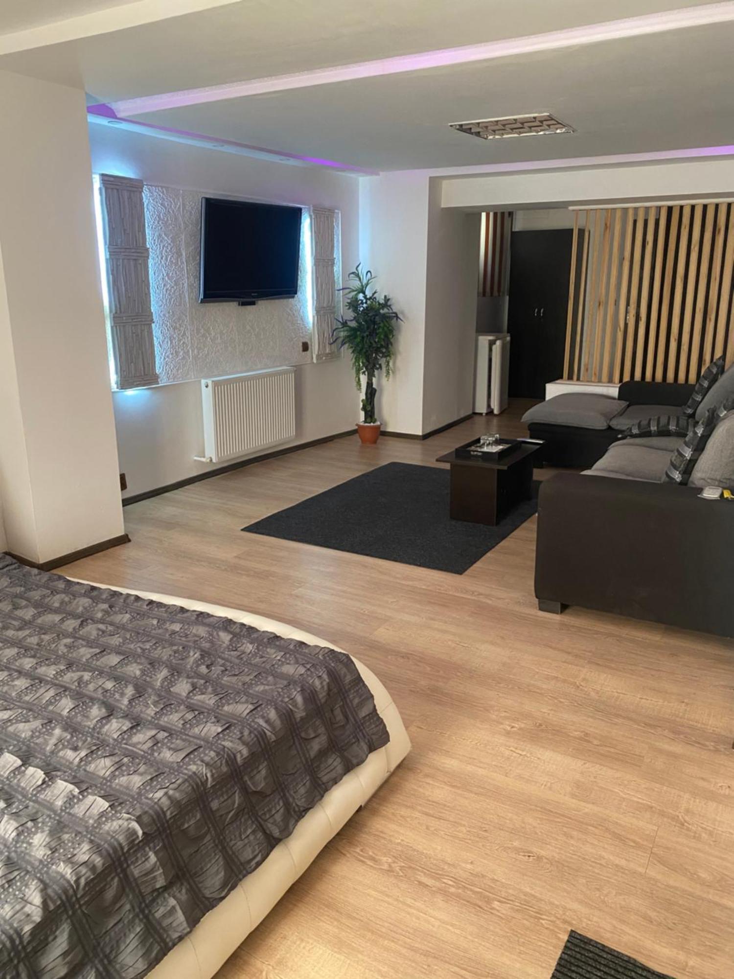 Karra Hotels Voluntari Eksteriør billede